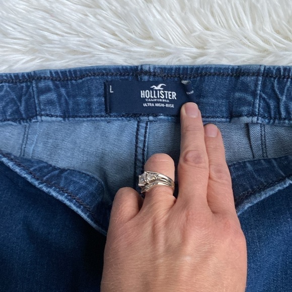 Hollister ultra high-rise stretch flare pull on jeans.  Size Large. - Picture 2 of 6